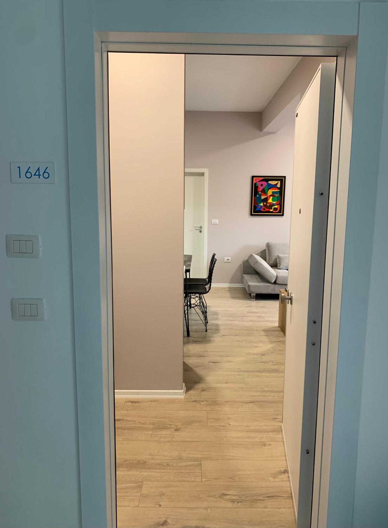 Lovely 1-Bedroom Condo In Tirana Wifi-Netflix-Ac Eksteriør billede